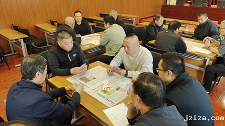 长治分公司参加市供销社工会举办的 “聚团队力量，展供销风貌”趣味运动会